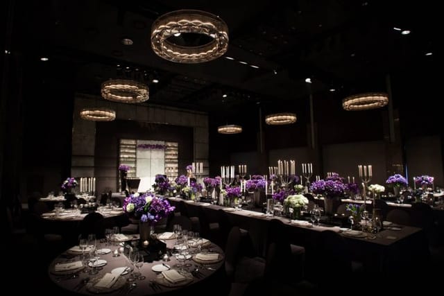 Elegant wedding chapel in THE PLAZA Seoul with floral centerpieces for upscale events.
