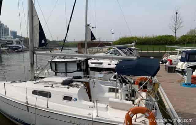 Banquet hall at Seoul Marina Club with sailboats, perfect for outdoor events and meetings.