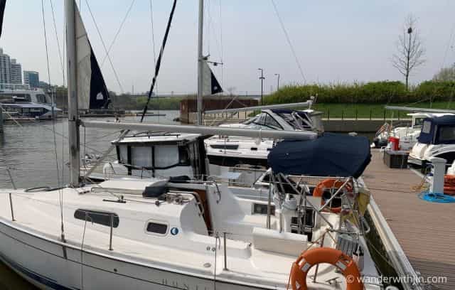 Banquet hall at Seoul Marina Club with sailboats, perfect for outdoor events and meetings.