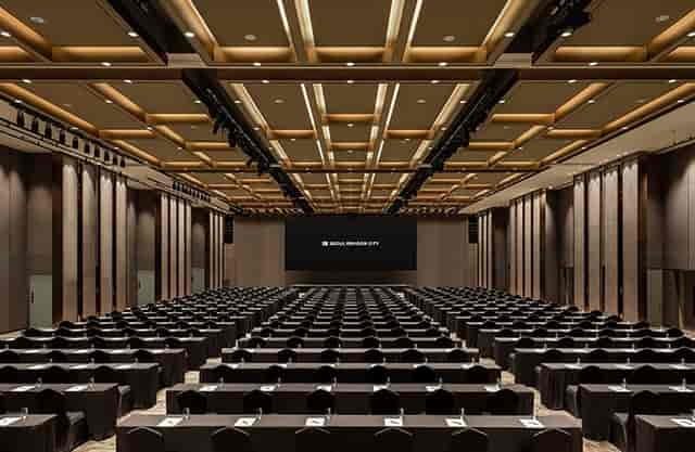 Grand Ballroom in Seoul Dragon City, spacious conference hall for corporate events.