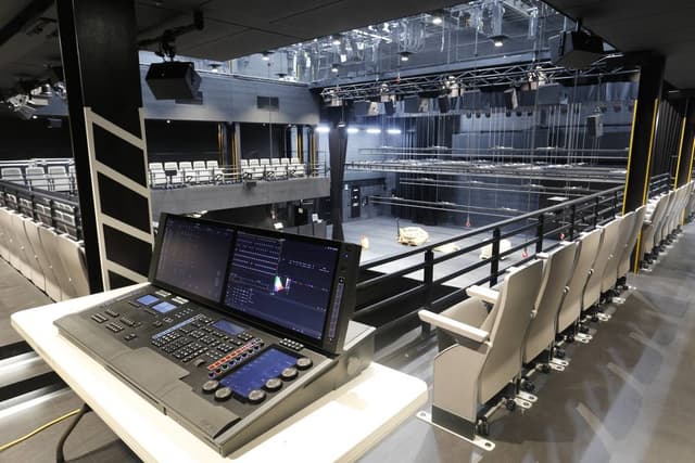 U+ Stage