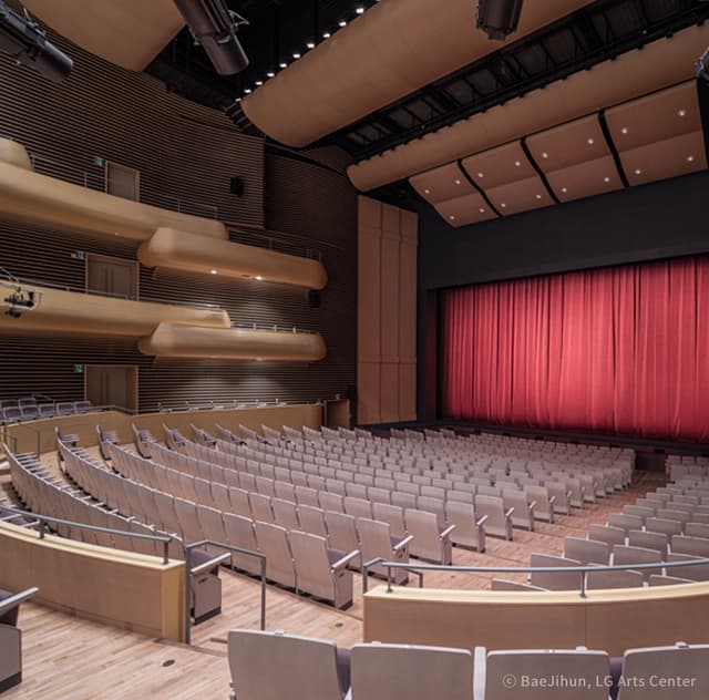 LG SIGNATURE Hall