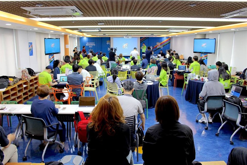 Multi-Purpose Hall at d·camp, vibrant meeting space for collaboration and networking.