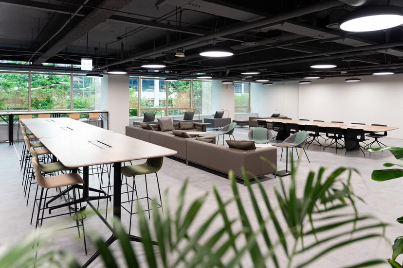 Community Lounge in d·camp with flexible seating, ideal for workshops and meetings.