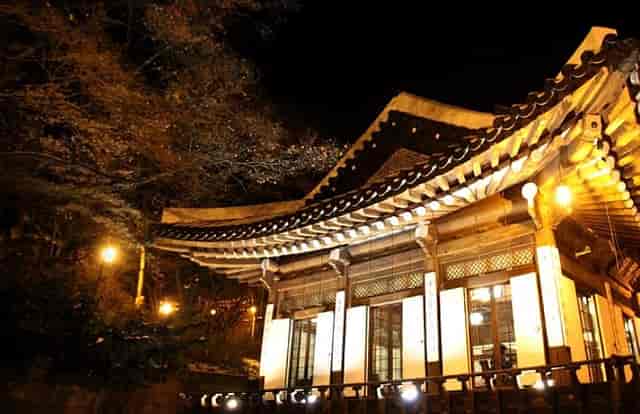 Traditional Korean restaurant with warm lighting, ideal for cultural events and receptions.