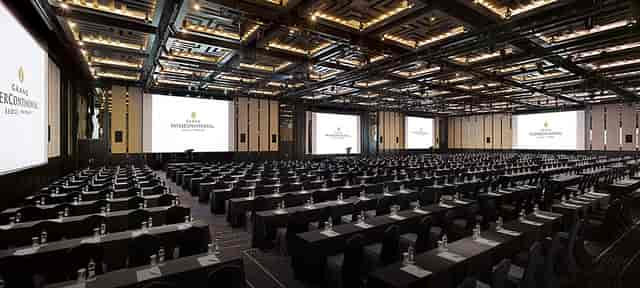 Grand ballroom at Hotel Atrium Jongno, spacious setup for corporate conferences.