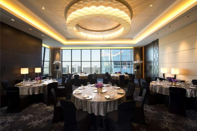 Elegant banquet hall in Conrad Seoul, perfect for weddings and corporate events.