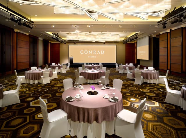 Banquet hall