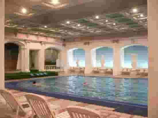 Lotte Hotel indoor pool