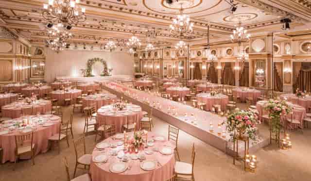 Elegant banquet hall in Imperial Palace Seoul, perfect for weddings and gala dinners.