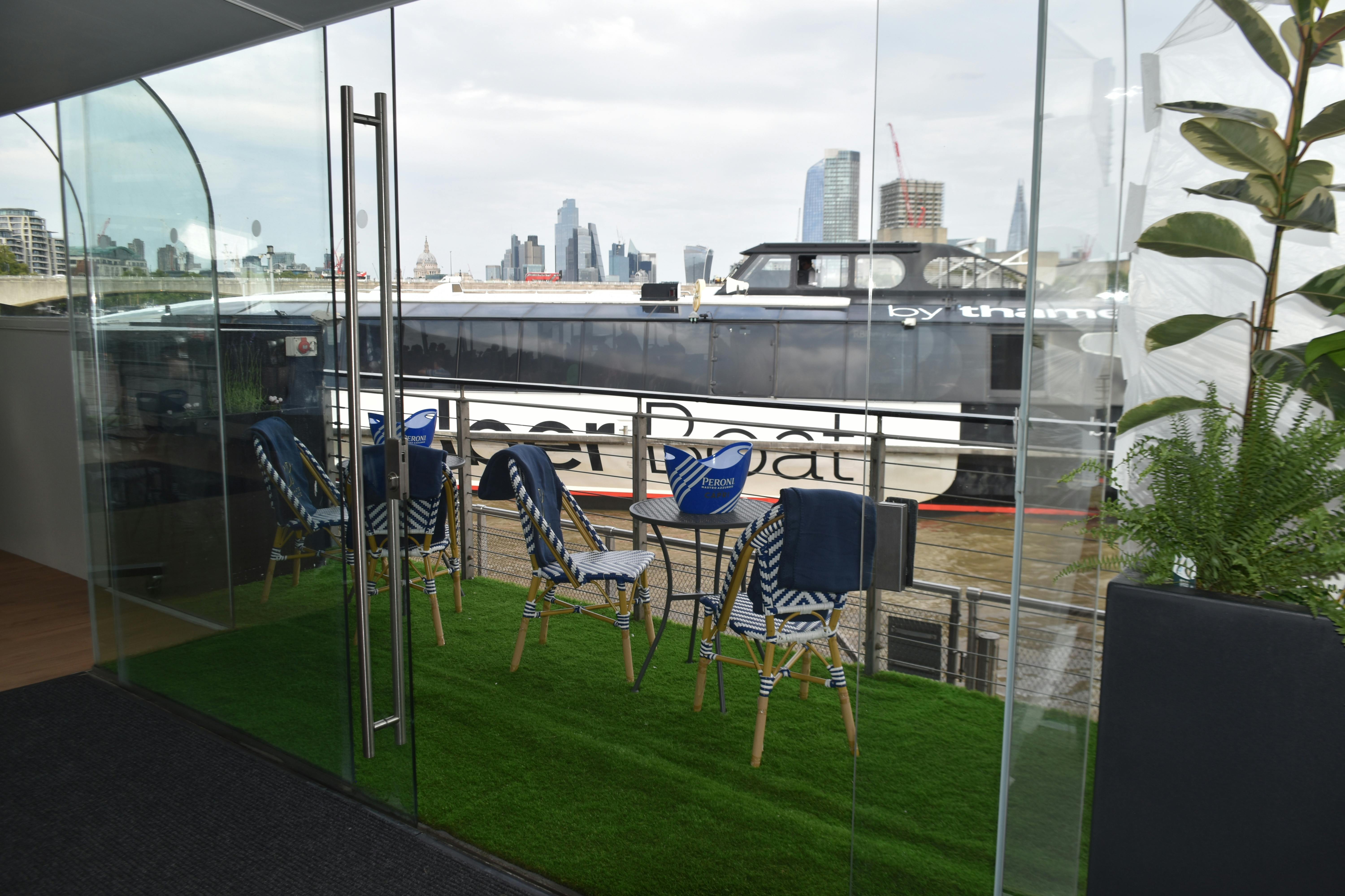 Clipper Lounge Embankment - Clipper Lounge EMB image 1