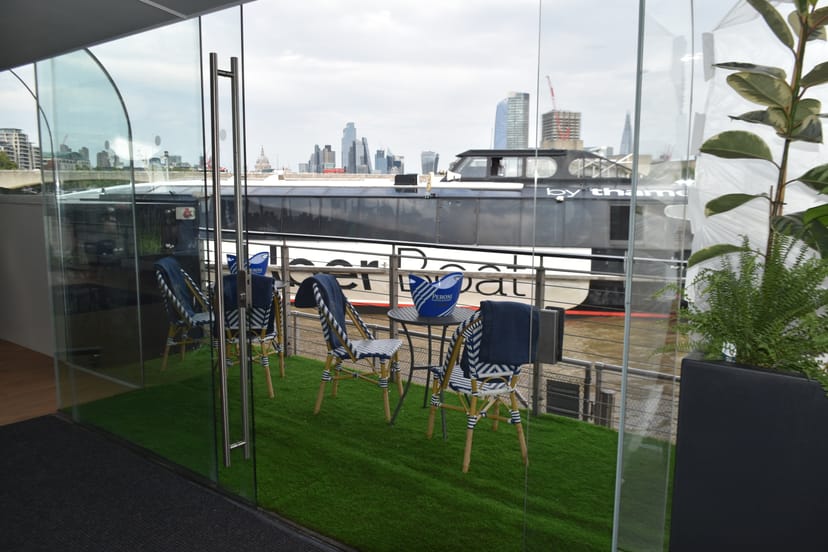 Clipper Lounge EMB