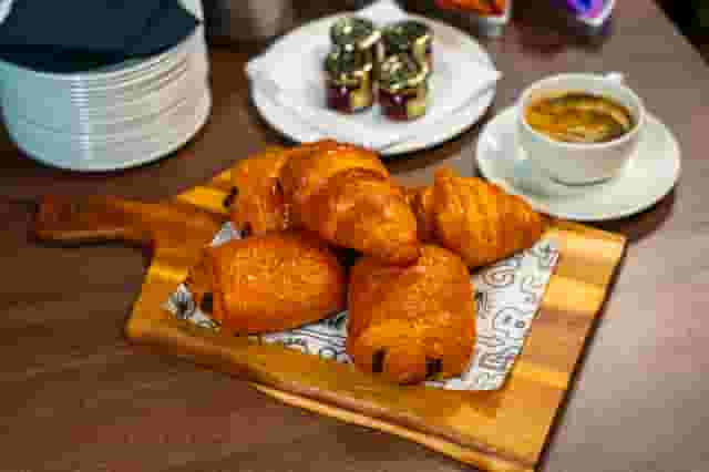 Top Hat Restaurant & Bar