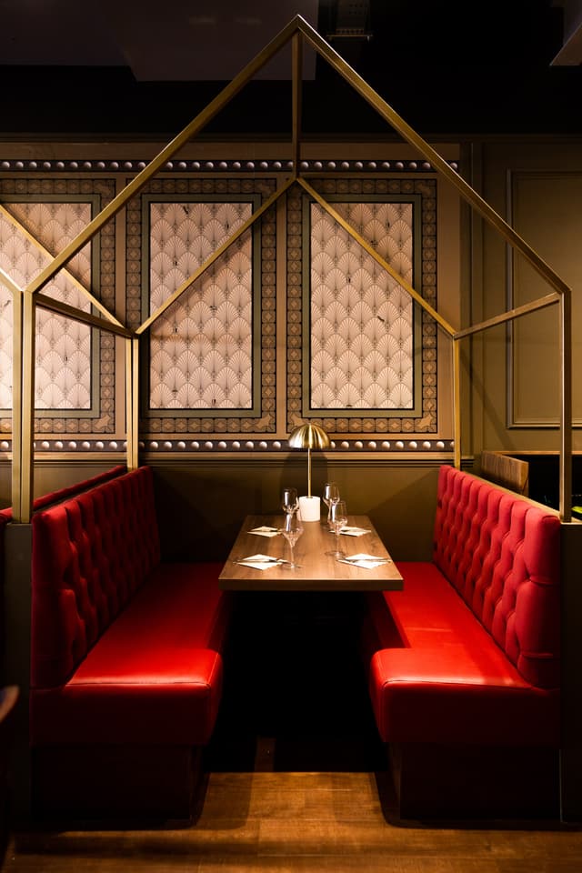 Top Hat Restaurant & Bar
