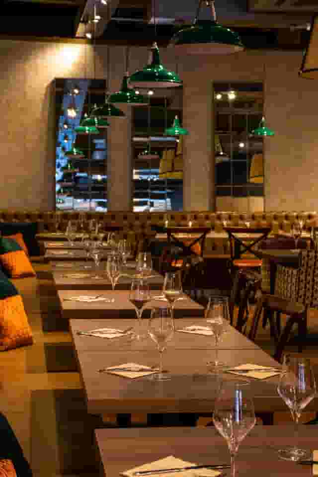 Top Hat Restaurant & Bar
