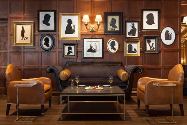 Sophisticated lounge in Omni Parker House, ideal for meetings and networking events.