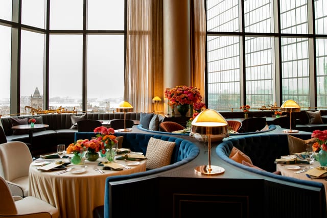 Elegant meeting room in Raffles Boston, ideal for corporate events and private gatherings.