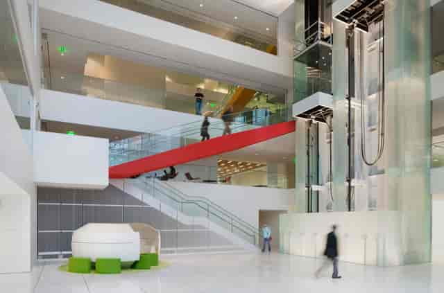 Modern atrium in MIT Media Lab, ideal for events and presentations.