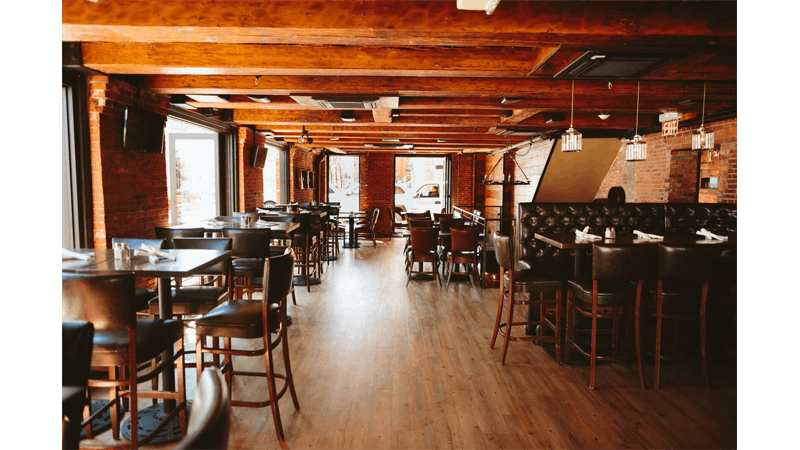 Gastropub in Granary Tavern: spacious venue with wooden beams for events and dining.