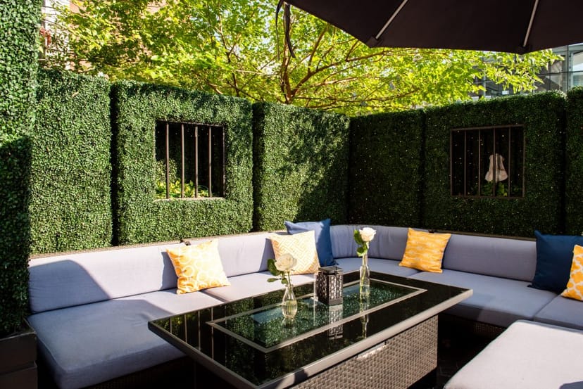 Stylish outdoor lounge at Alibi Bar & Lounge for intimate gatherings and networking events.