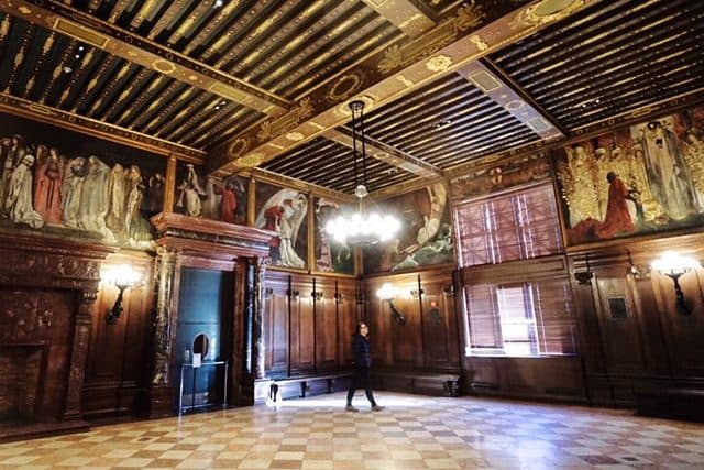 Abbey Room