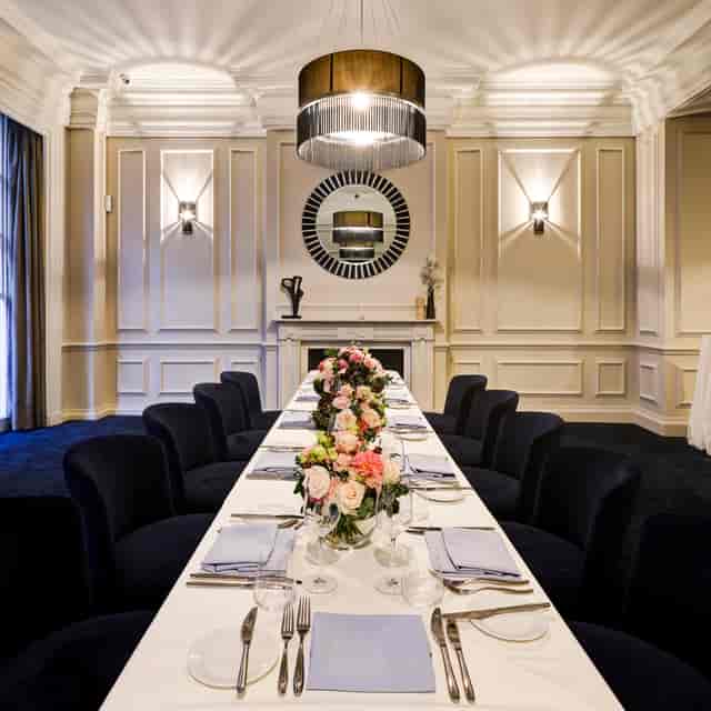 Elegant bar event space, private dining, executive dinner.