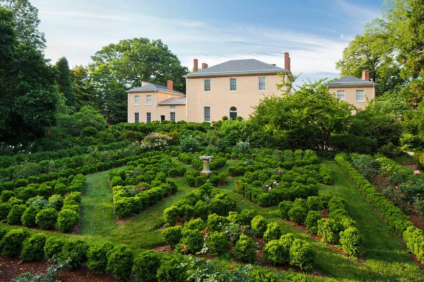 Manicured garden at Tudor Place, ideal for weddings and outdoor events.