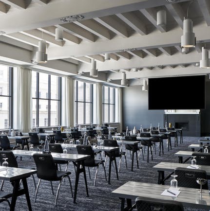 Modern meeting space at VUE Rooftop DC with natural light, ideal for events and presentations.