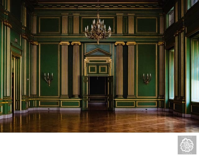 Green & Gold Room