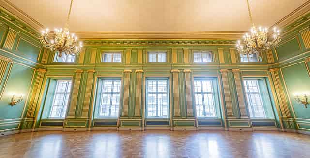 Green & Gold Room