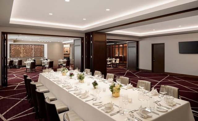 L'Enfant Bar and Grill