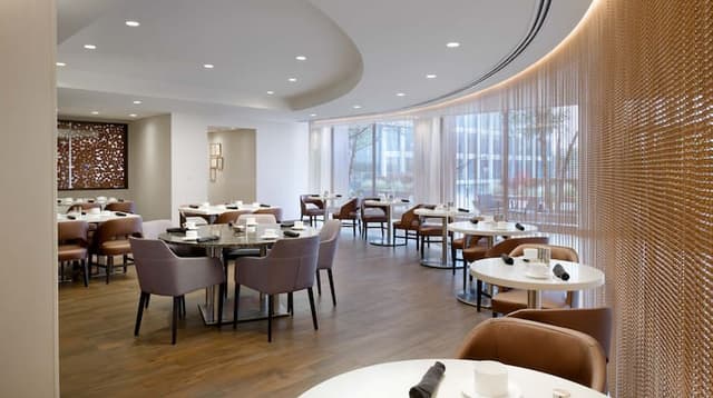 L'Enfant Bar and Grill