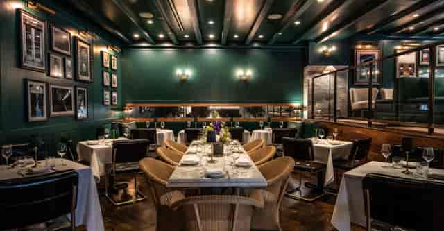 Elegant dining space at Ellington Park Bistro, ideal for upscale events and gatherings.