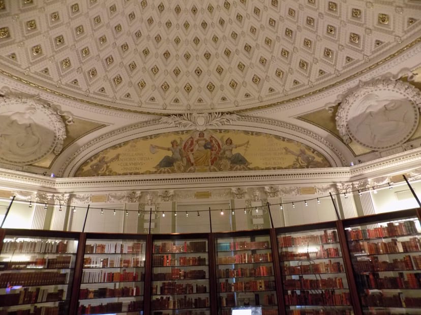 Jefferson Library at City Tavern: ornate ceiling, ideal for corporate events and receptions.