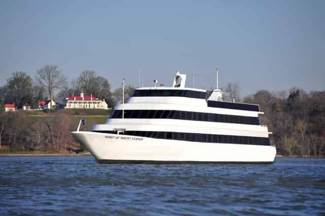 Cruising vessel