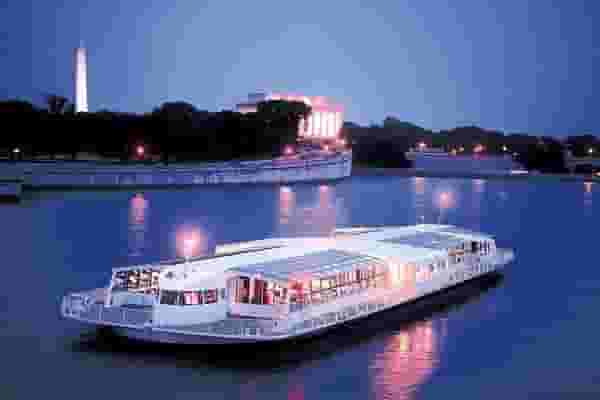 Cruising vessel