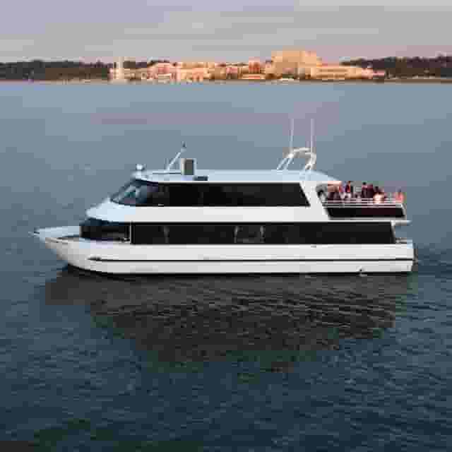 Cruising vessel