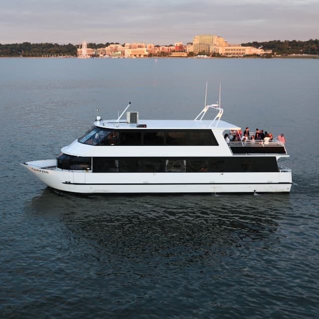 Cruising vessel