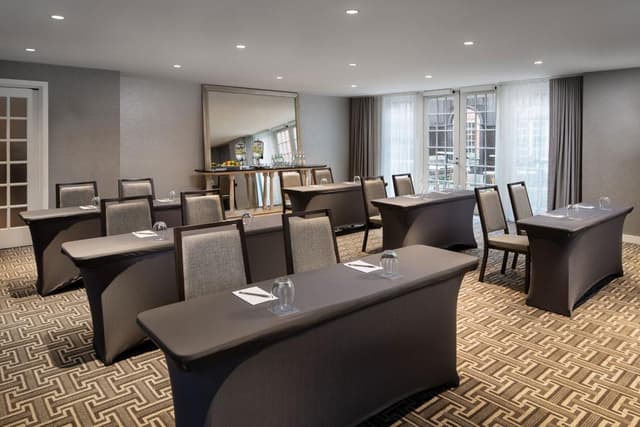 Archer Hotel Alexandria