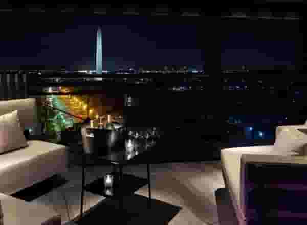 Vue semi-private - White House bar