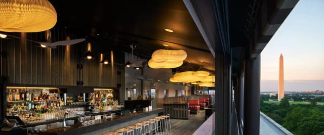 Vue semi-private - White House bar