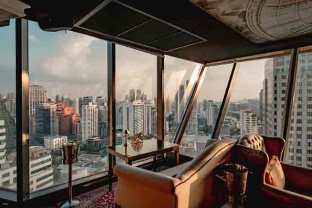 Stylish Sky Room with panoramic views, ideal for corporate events and meetings.