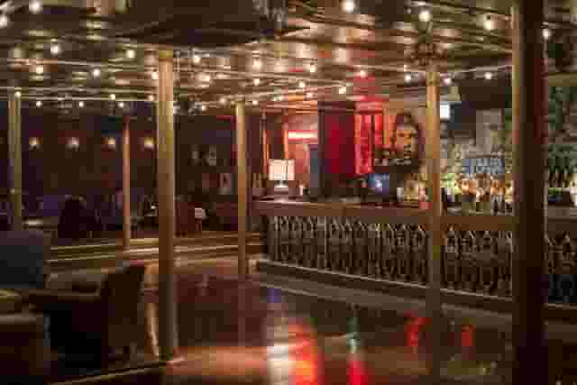Cocktail bar
