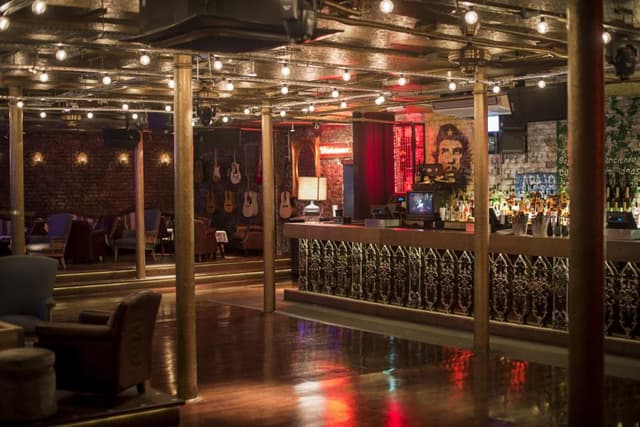 Cocktail bar