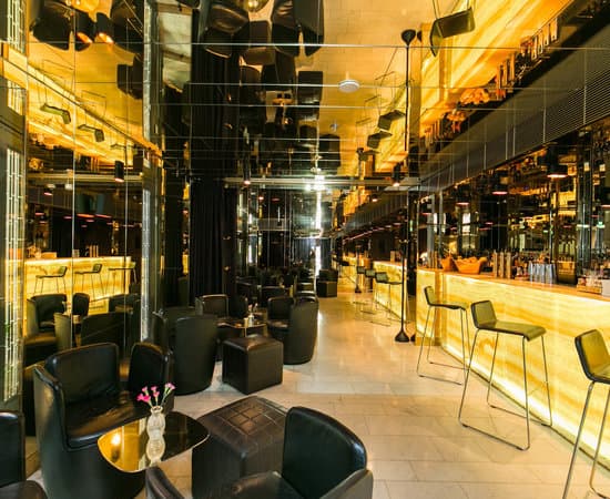 bar