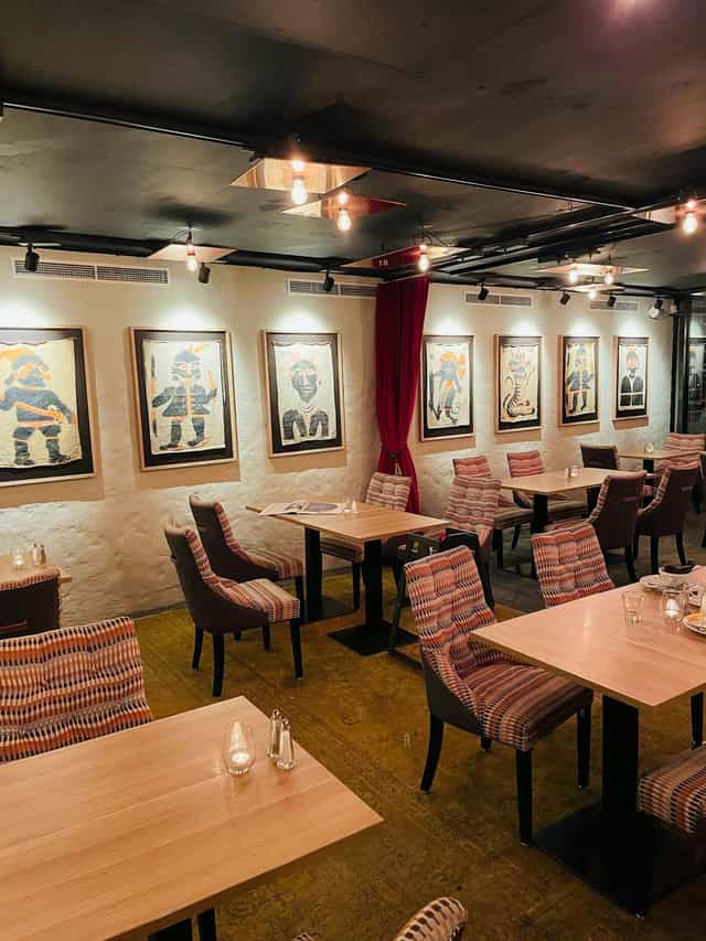 Cozy restaurant in Collector's Victory Hotel, perfect for intimate meetings and events.