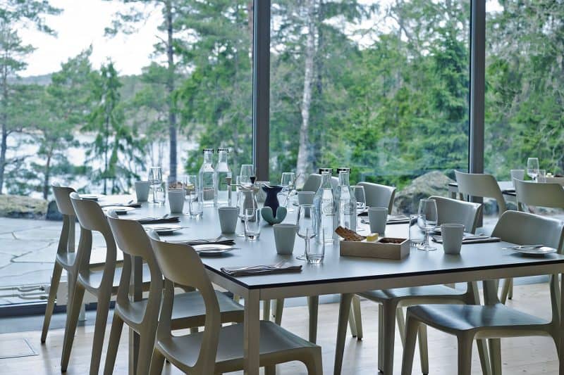 Modern dining table in Artipelag's artist room, perfect for creative meetings and events.