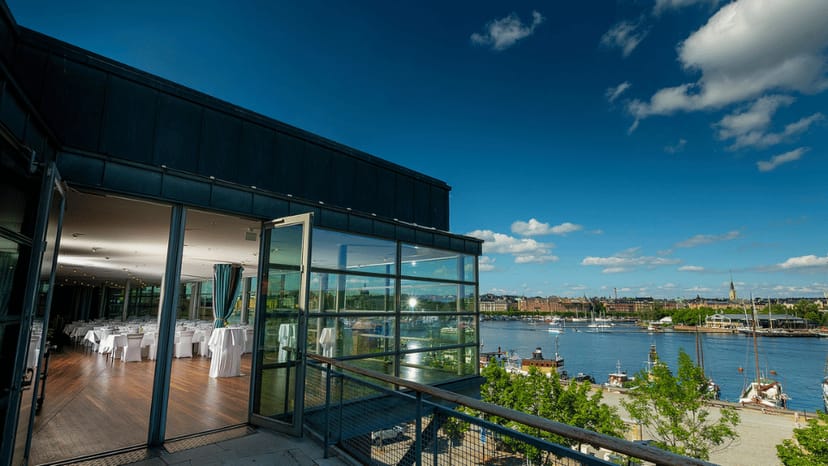 Baren at Moderna Museet: elegant waterfront venue for meetings and events with large windows.