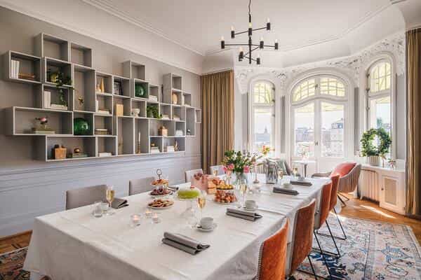 Elegant meeting space at Sjöhistoriska Museet, ideal for corporate events and gatherings.