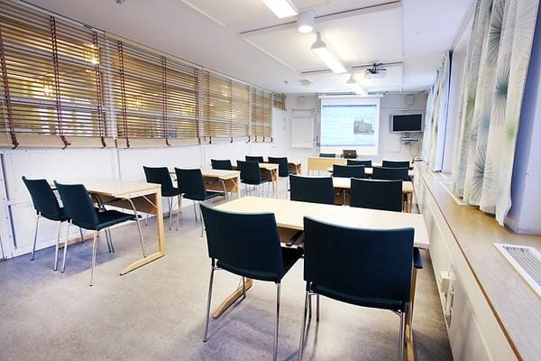 Ersta Conference meeting room with natural light, ideal for workshops and training.